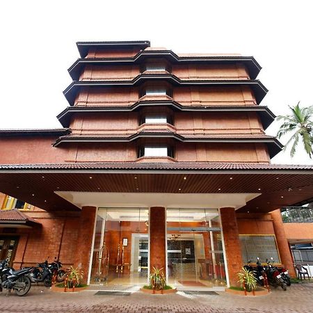 Hotel Park Residency Nilambur Bagian luar foto