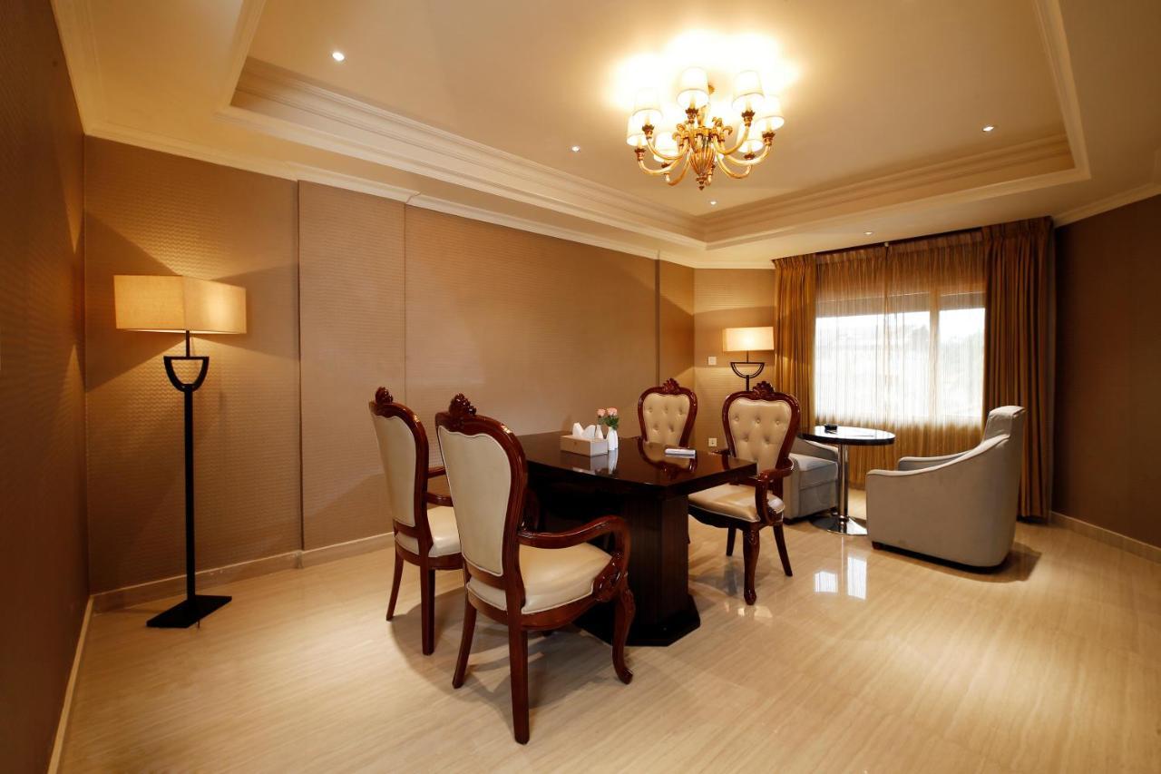Hotel Park Residency Nilambur Bagian luar foto
