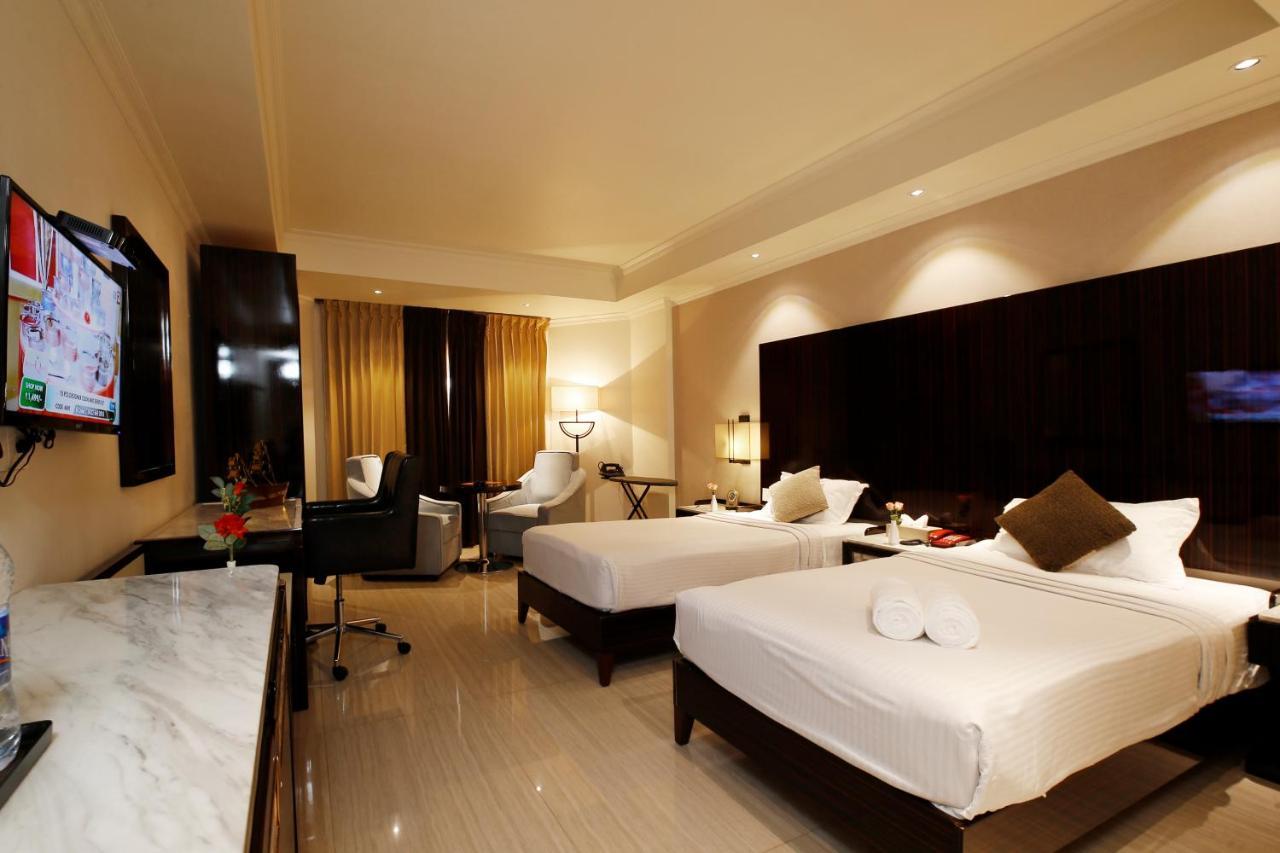 Hotel Park Residency Nilambur Bagian luar foto