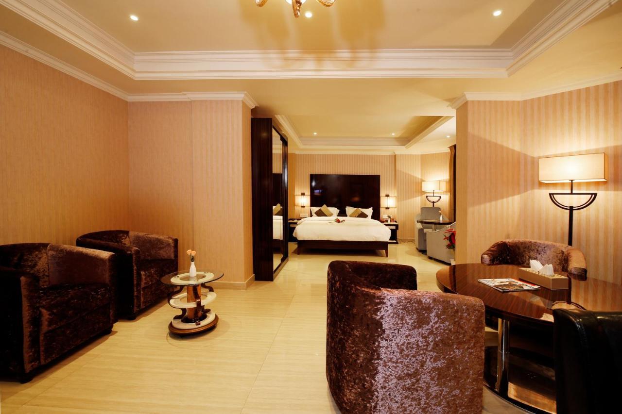 Hotel Park Residency Nilambur Bagian luar foto