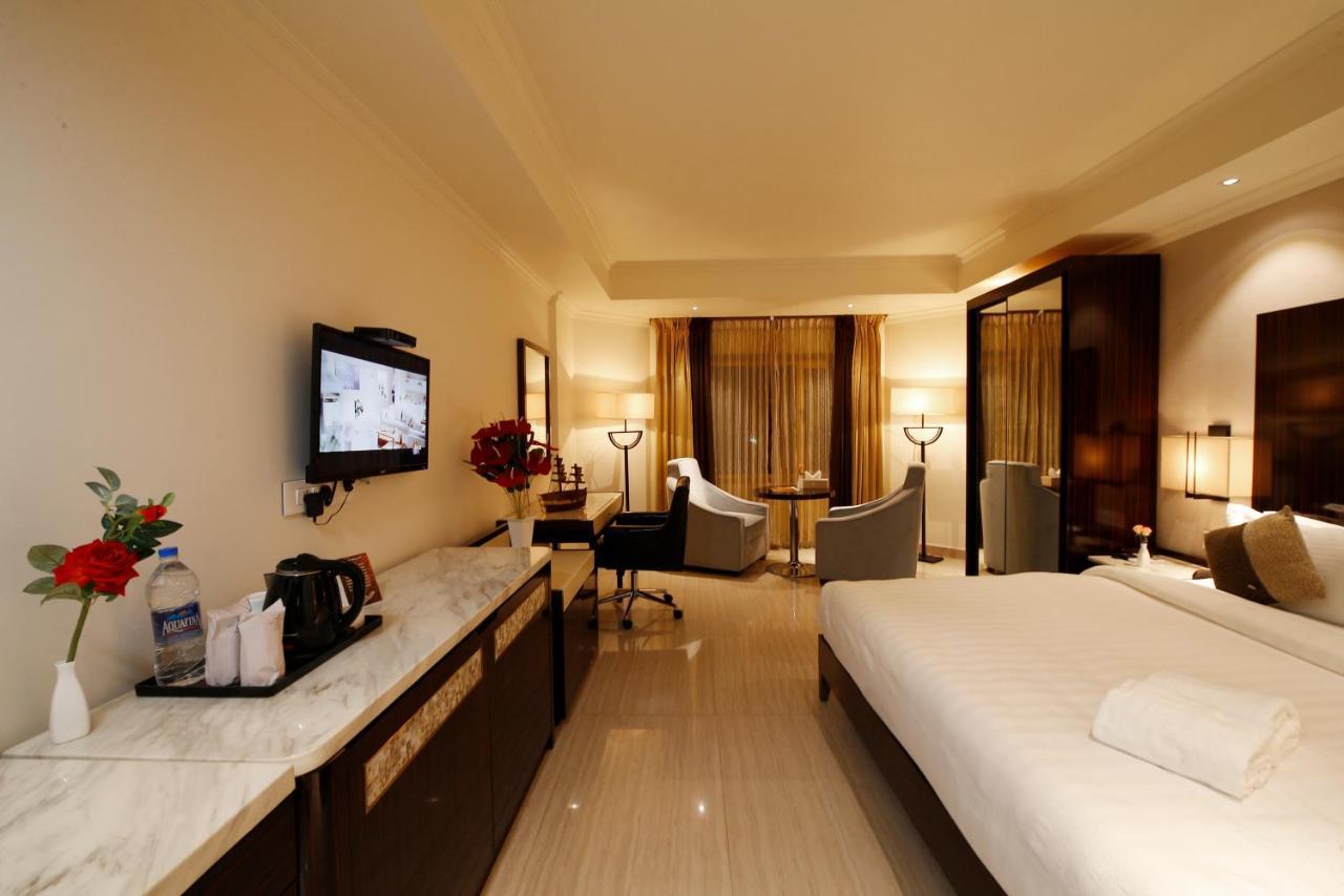 Hotel Park Residency Nilambur Bagian luar foto