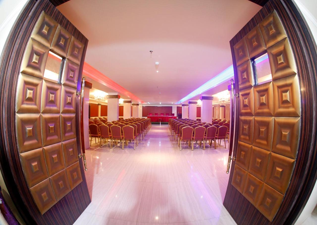 Hotel Park Residency Nilambur Bagian luar foto