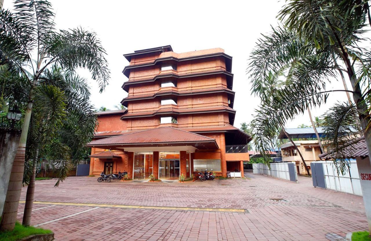Hotel Park Residency Nilambur Bagian luar foto